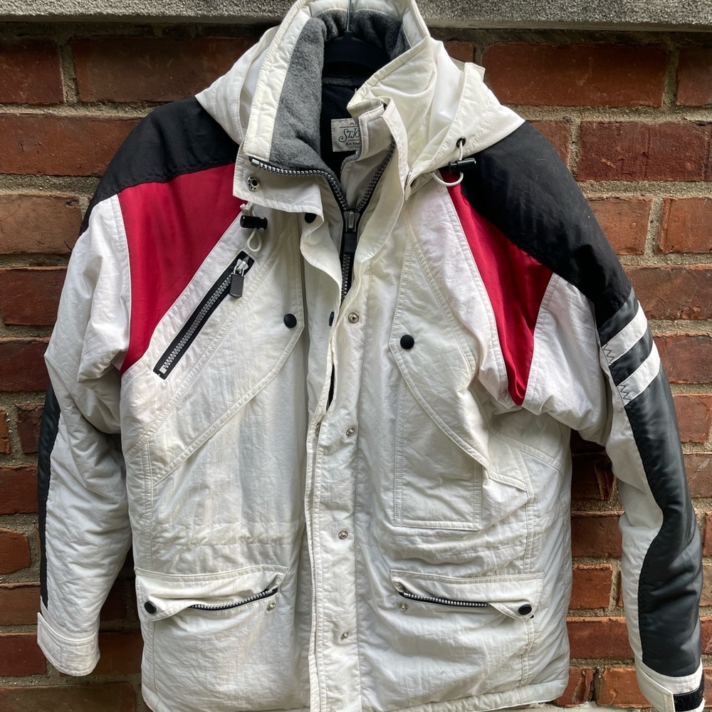 VINTAGE St. John’s Bay ski jacket.. men’s medium
